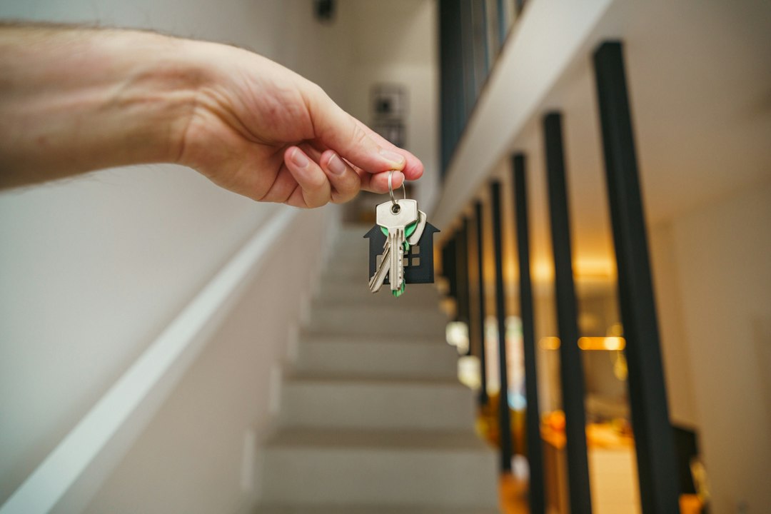 Hausschlüssel als Symbol für die Nutzung einer Immobilie nach einer Schenkung
